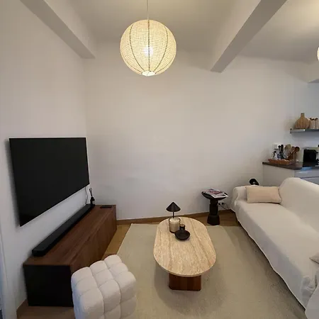 Appartement, 2 Pieces Traversant, Balcon, & Forville & Suquet