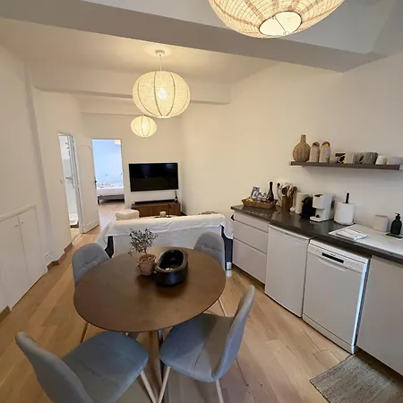 דירה Appartement, 2 Pieces Traversant, Balcon, & Forville & Suquet *