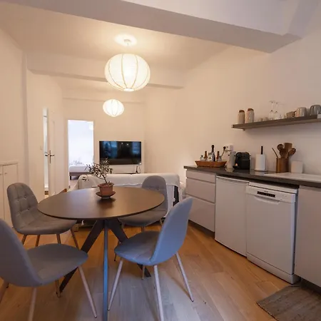 公寓 Appartement, 2 Pieces Traversant, Balcon, & Forville & Suquet 戛纳