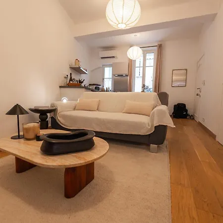 公寓 Appartement, 2 Pieces Traversant, Balcon, & Forville & Suquet 戛纳