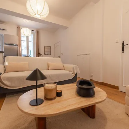 Appartement, 2 Pieces Traversant, Balcon, & Forville & Suquet 公寓 戛纳
